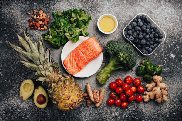 Quais são os alimentos pró-inflamatórios e anti-inflamatórios?