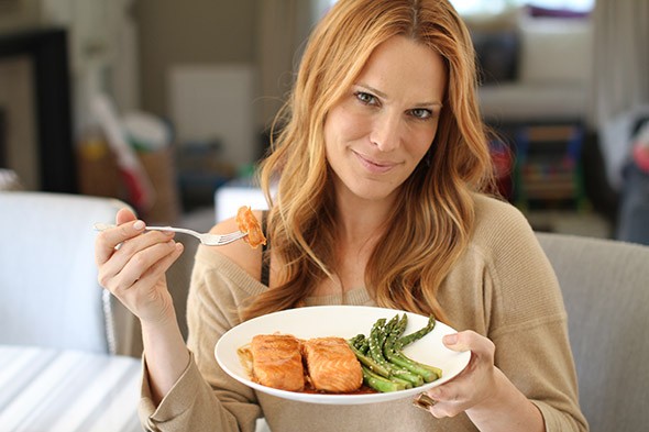 Benefícios do óleo de peixe que toda mulher precisa conhecer