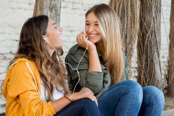 Dia do Amigo: dê um presente gratuito, verdadeiro e emocionante